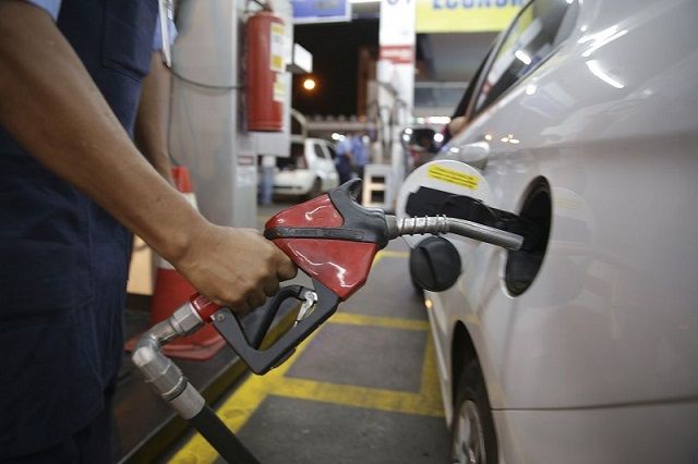 Com litro que chega a  R$ 5,60 em Garibaldi,  gasolina aumenta mais uma vez