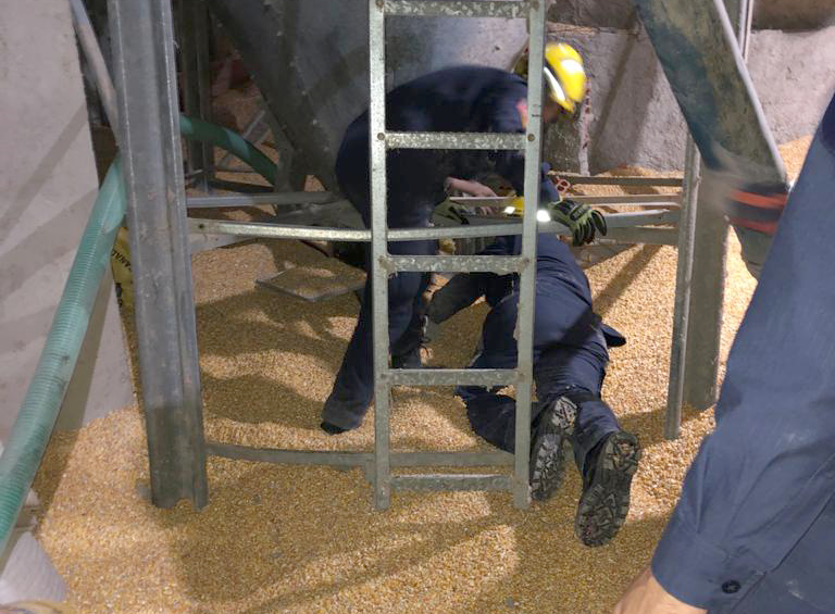 Homem fica soterrado após acidente em silo de Nova Bassano