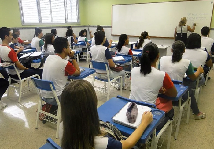 Governo vai ao STF para retomar ensino presencial no Estado