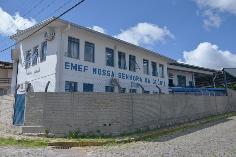 Escola Municipal Nossa Senhora da Glória de Garibaldi comemora 70 anos 