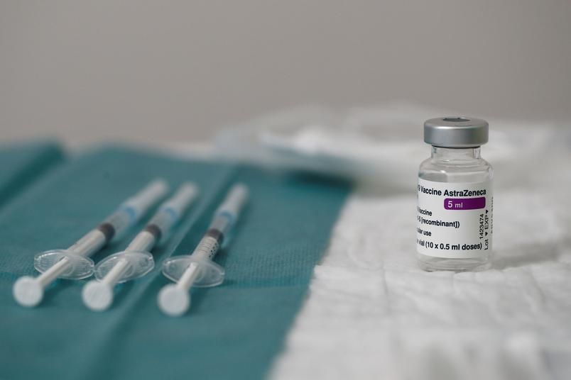 Fiocruz deve receber mais duas remessas de insumo para produção de vacinas